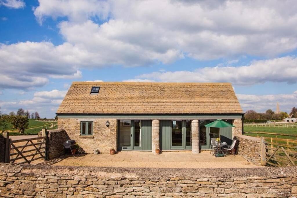 Secluded Romantic Cotswolds Barn - Sleeps 2 To 4 - Near Cirencester - Dog Friendly Villa Kemble Eksteriør billede